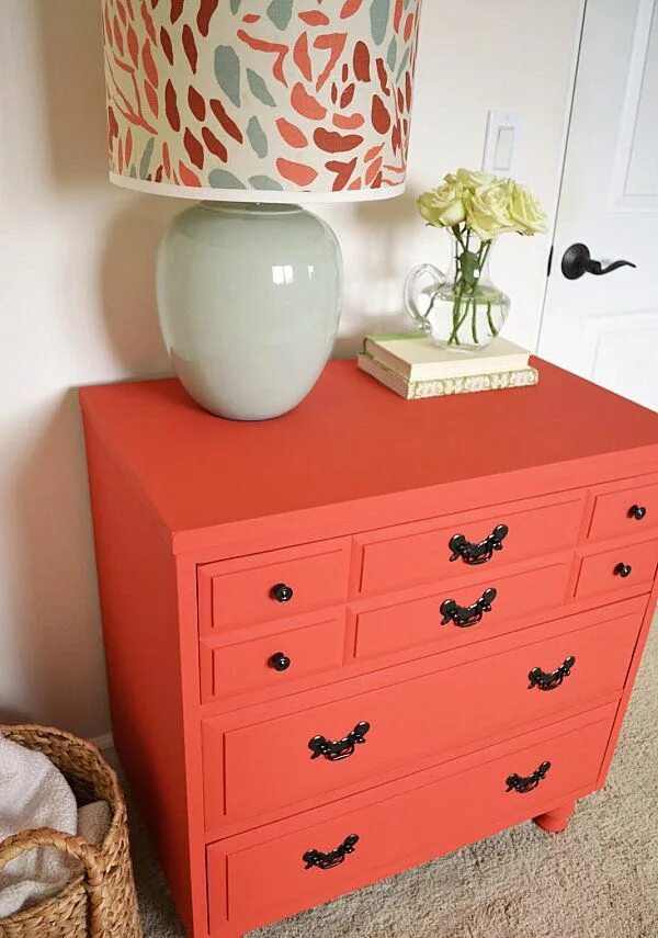 Покрашенная мебель фото Decorating with Shades of Coral Diy dresser, Furniture makeover, Diy furniture