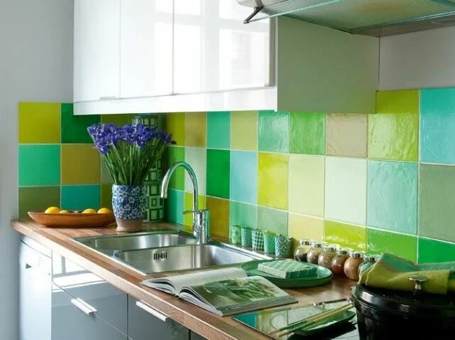 Покрашенная плитка на кухне фото Modern Wall Tiles for Kitchen Backsplashes, Popular Tiled Wall Design Ideas Mode