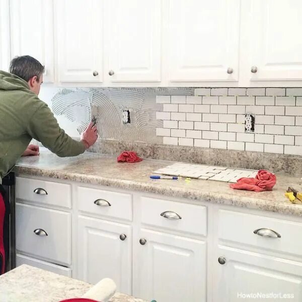 Покрашенная плитка на кухне фото al*****@***** Diy kitchen backsplash, Kitchen backsplash tile designs, Backsplas