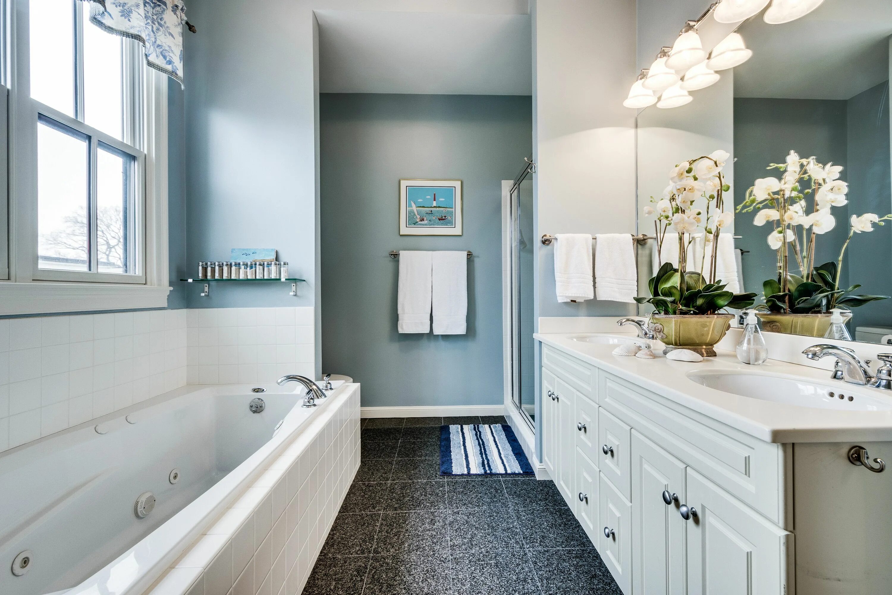 Покрашенная ванна фото Pin by Katy Batchler on For Bathrooms Benjamin moore bathroom colors, Bathroom w