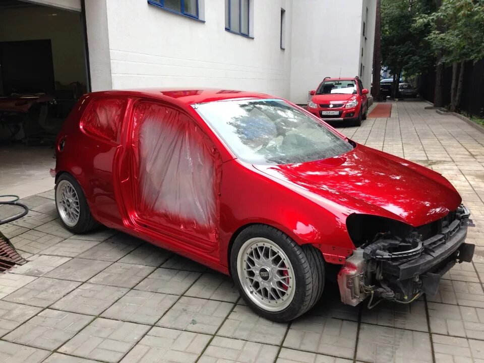 Покрашенные автомобили фото Candy - самый настоящий vol# 3 - Volkswagen Golf Mk5 GTI, 2 л, 2008 года стайлин