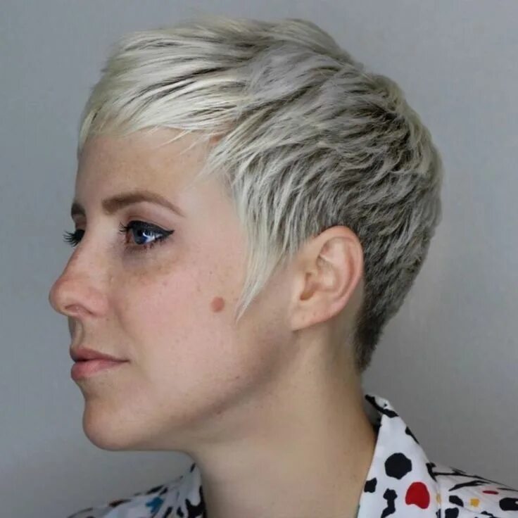 Покрашенные короткие женские стрижки 60 Cute Short Pixie Haircuts - Femininity and Practicality in 2019 Short pixie h