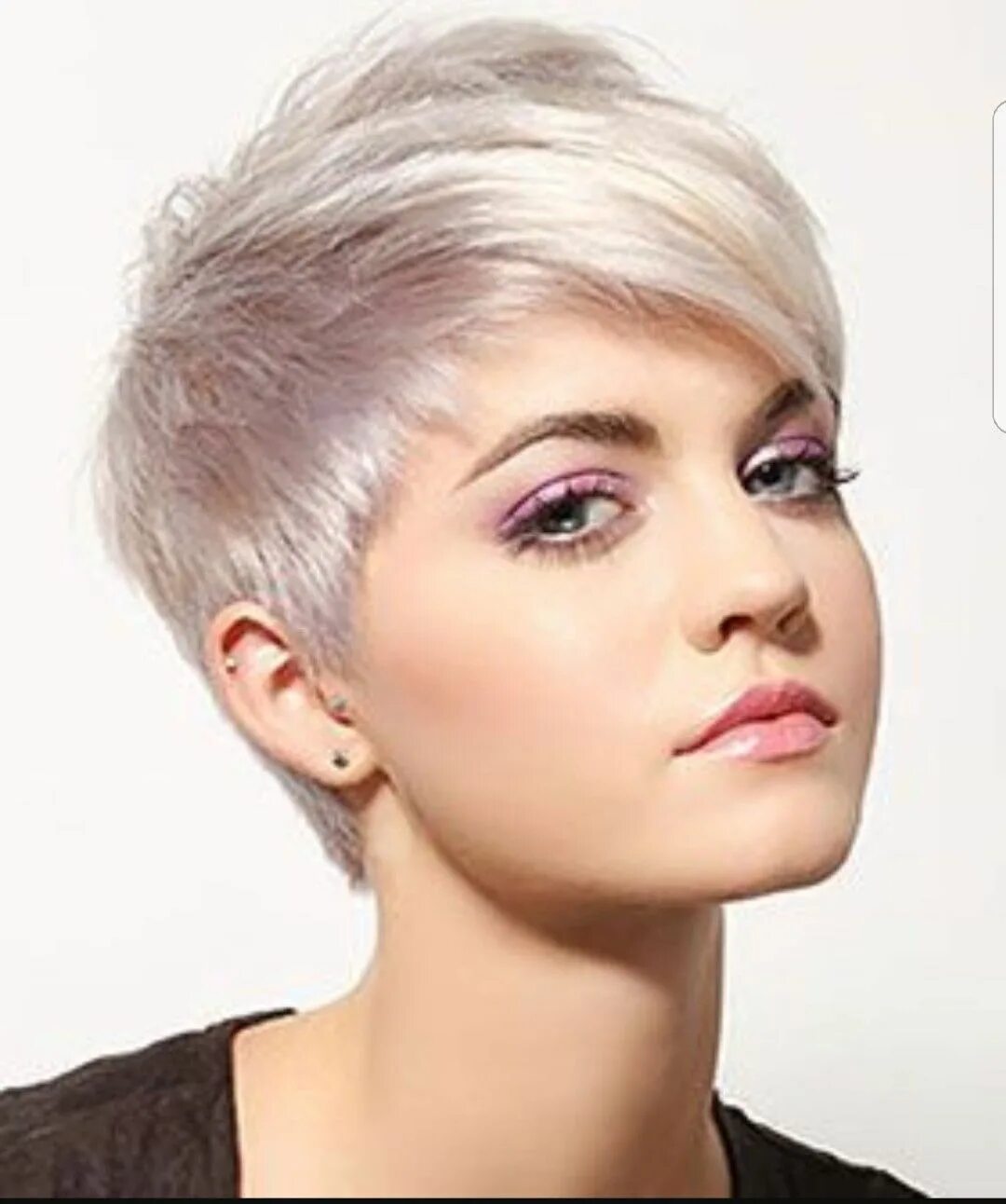 Покрашенные короткие женские стрижки Pin by Hair Design Fred van Zijl on 50 Tinten grijs Short hair cuts, Short pixie