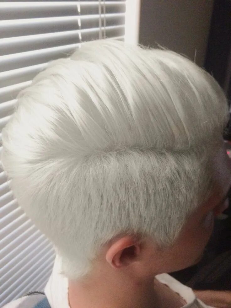 Покрасить фото в белый How to get white hair ♡ Short white hair, White hair color, White hair men