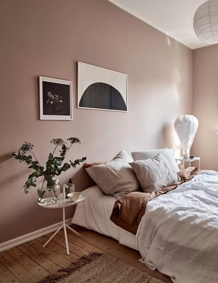 Покрасить спальню фото Ivory and Noir Pink bedroom walls, Dusty pink bedroom, Bedroom interior