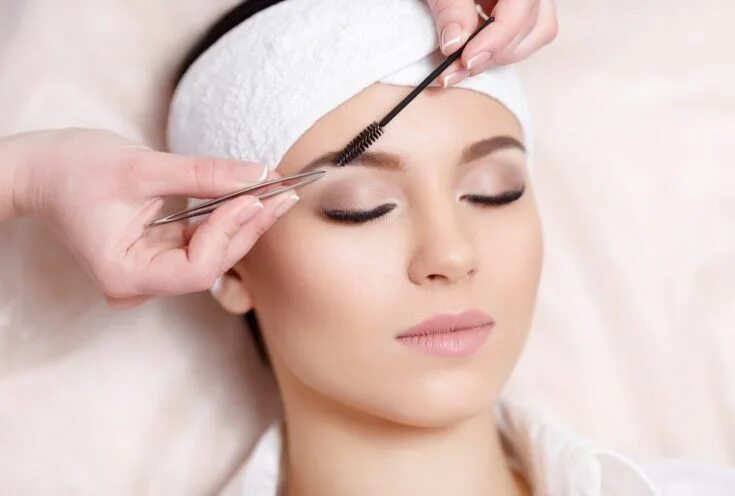 Покраска бровей в салоне фото DESCUBRA A VERDADEIRA DIFERENÇA DE MICROPIGMENTAÇÃO E MICROBLADING Como fazer so