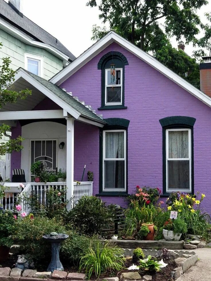 Покраска частного дома фото Pin on Purple. Purple home, House paint exterior, House colors