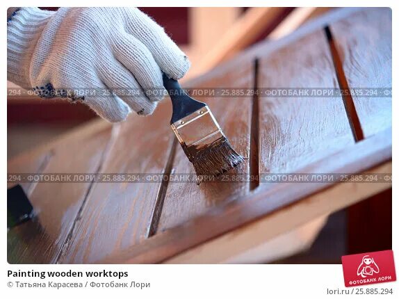 Покраска деревянных фото Painting wooden worktops. Стоковое фото № 25885294, фотограф Татьяна Карасева / 