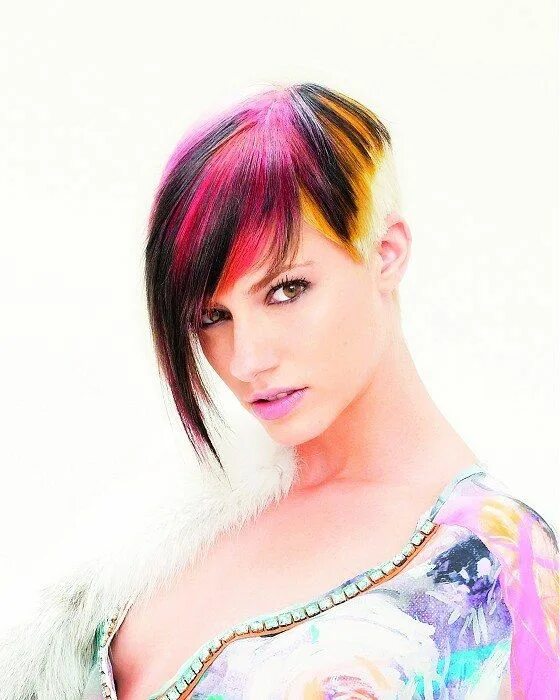 Покраска коротких волос двумя цветами фото Cool Multi-Chromatic Hair Color Ideas for Fall 2012 Short hair color, Short hair