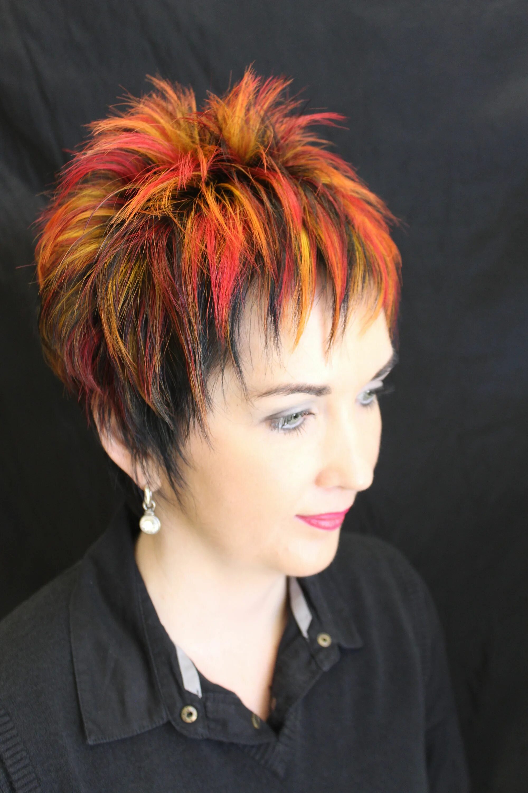 Покраска коротких женских стрижек elumen Short thin hair, Short hair styles, Spikey short hair