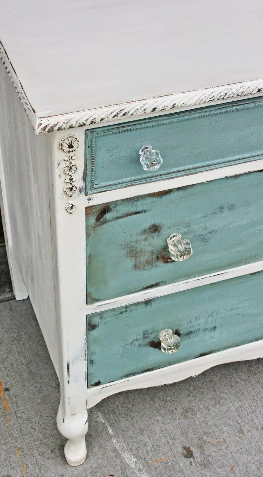 Покраска мебели своими руками в домашних Antique Recreation: At Long Last... Distressed furniture, Diy furniture, Painted