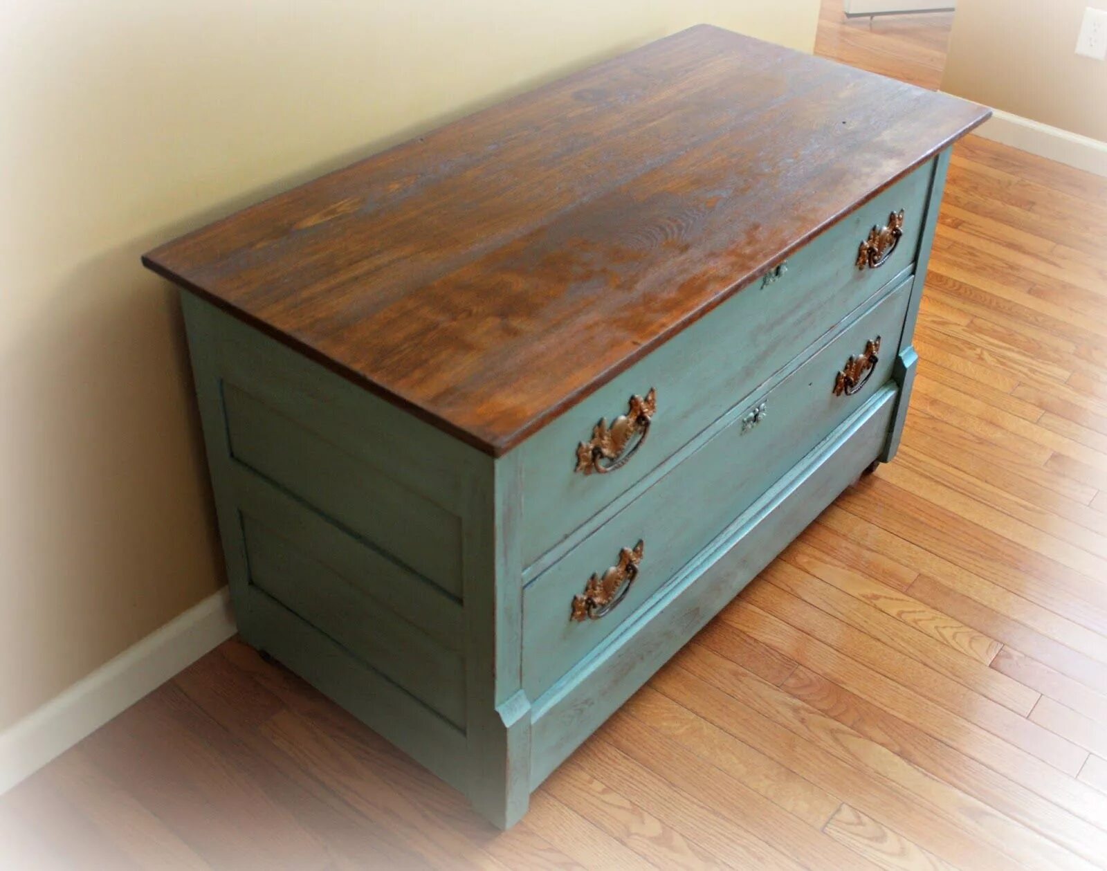 Покраска мебели своими руками в домашних условиях Rustic Antique Dresser Painted in Provence Blue Furniture, Refurbished furniture