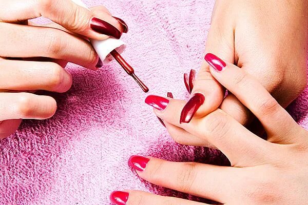 Покраска ногтей фото Non-toxic Nail Polish Pink nail salon, Nail polish, Nail spa