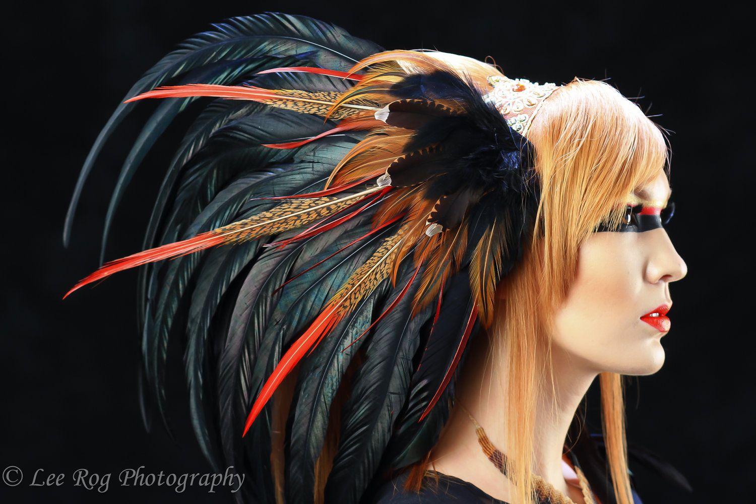 Покраска перьями фото Feather Headdress - Ishtar Feather Headdress. $250.00, via Etsy. Headdress, Feat