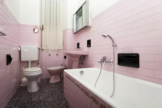 Покраска плитки в ванной комнате фото Retro Bathroom Зображення - огляд 67,068 Стокові фото, векторні зображення й від