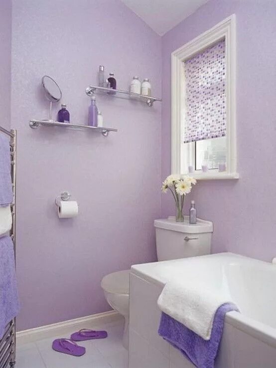 Покраска стен в ванной фото Lavender and White Bathroom