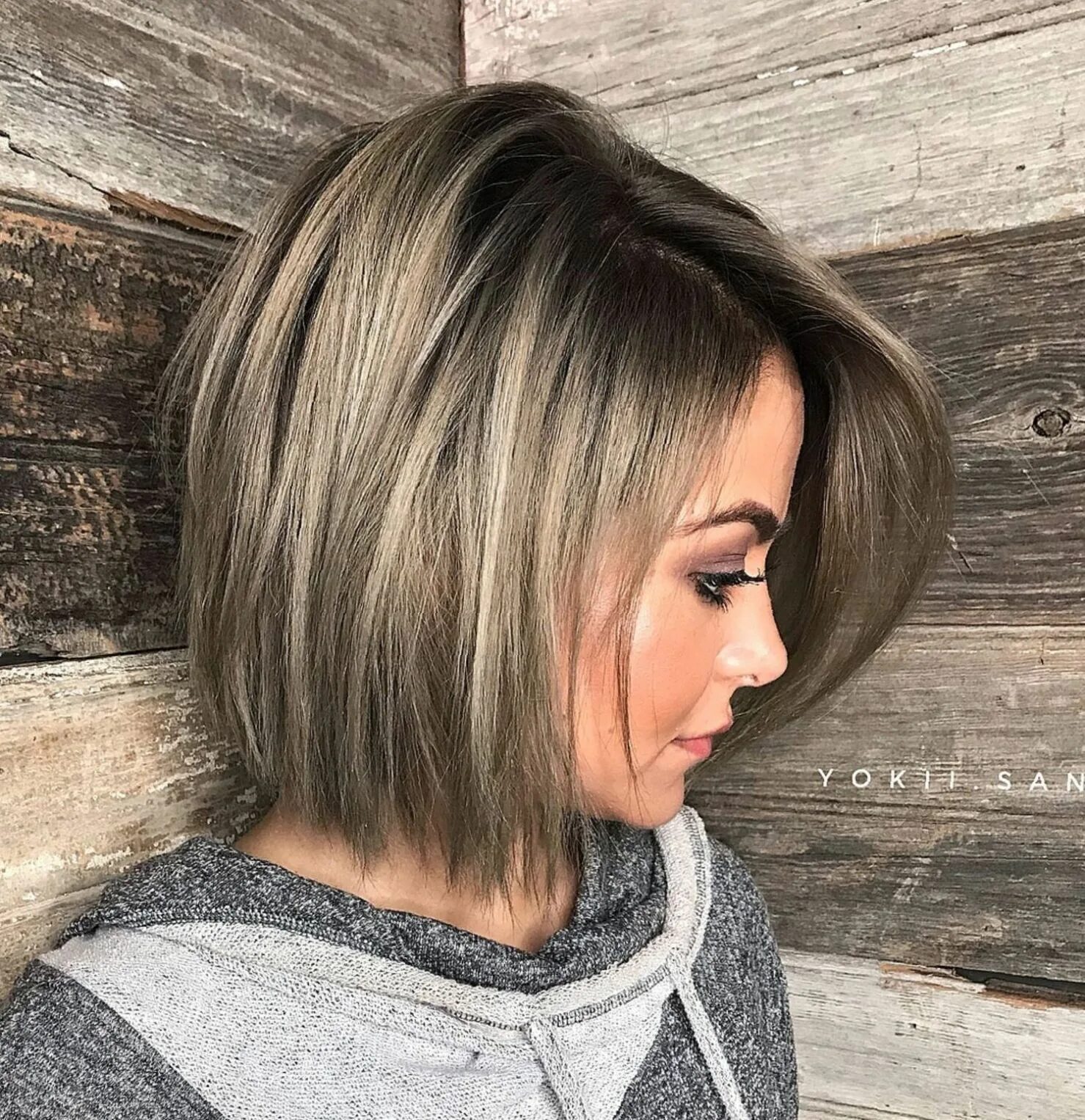 Side-Parted Sleek Burgundy Bob Short bob hairstyles, Short bob haircuts, Bob hai