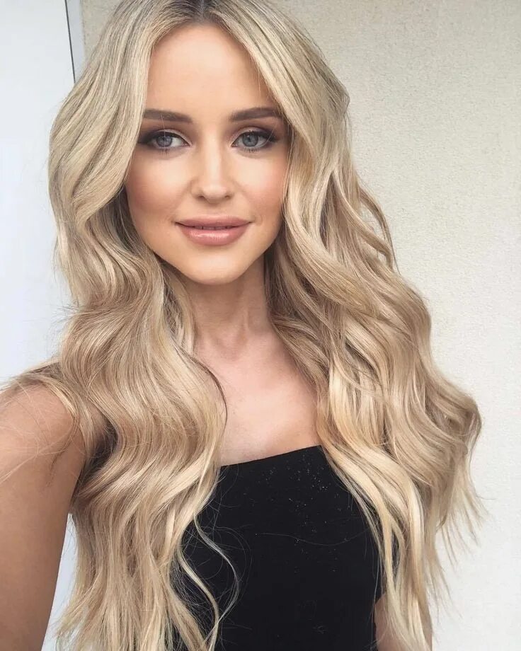 Покраска волос светлый цвет фото American Salon on Instagram: "This is how you blonde ✨ ☀ ✨ hair: @hairbygabriell