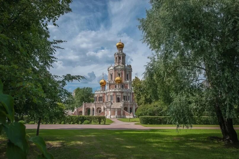 Покров в филях фото ХРАМ ПОКРОВА ПРЕСВЯТОЙ БОГОРОДИЦЫ В ФИЛЯХ . В мае 1682 года по наущению Милослав