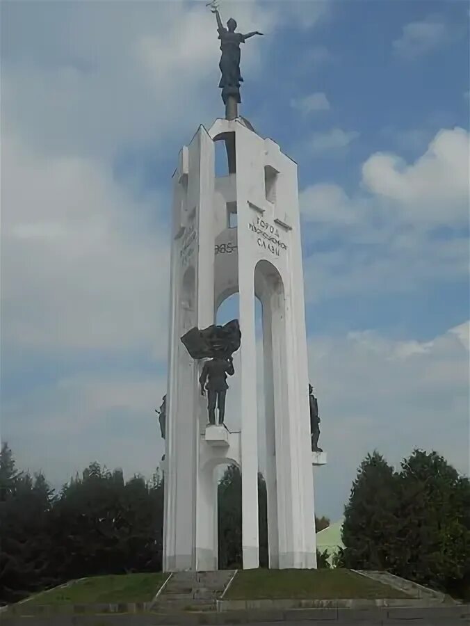 Покровская гора фото у памятника - Picture of Memorial complex Pokrovskaya Gora, Bryansk - Tripadviso