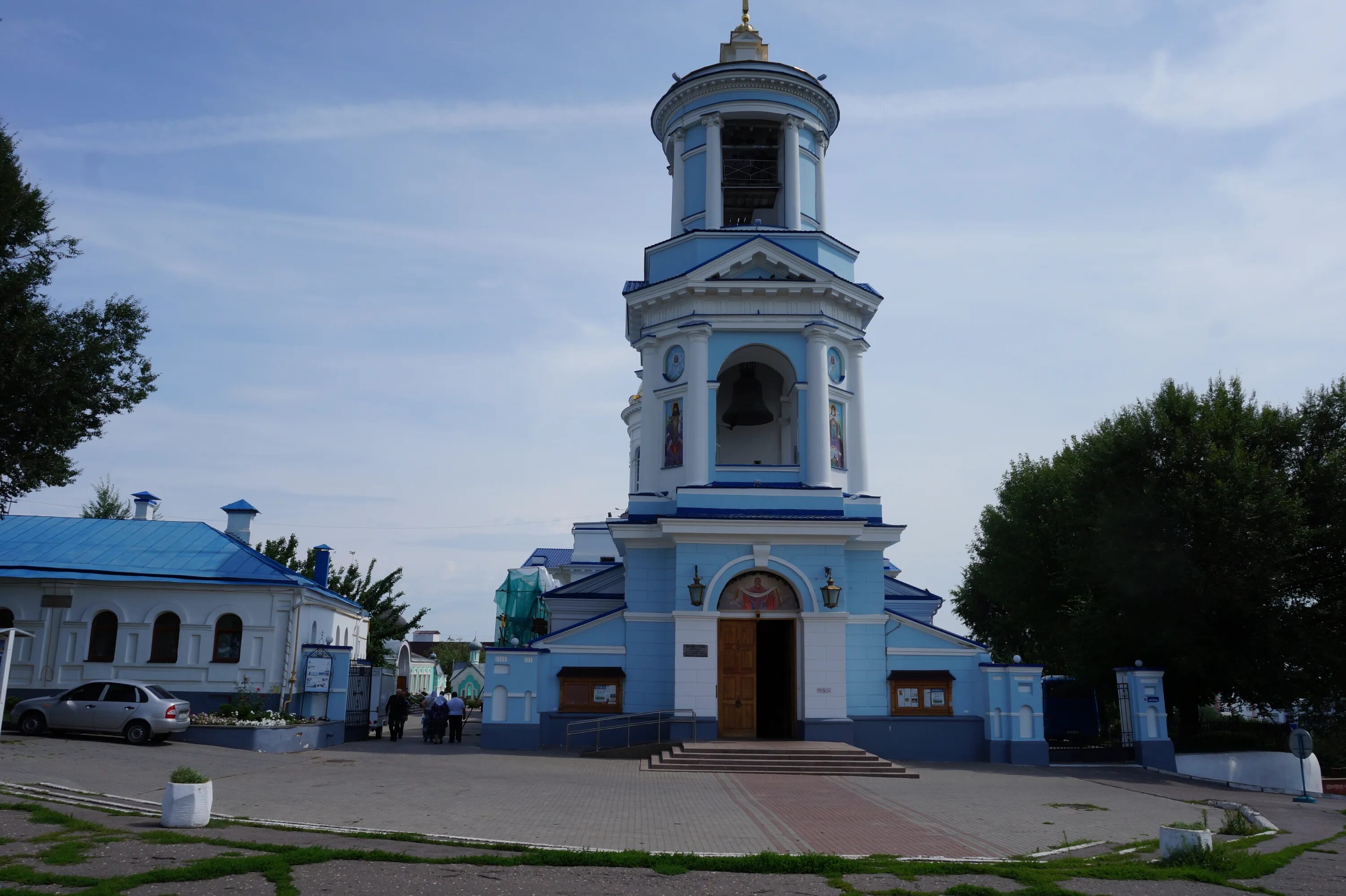 Покровская церковь воронеж фото Территория Покровского кафедрального собора - Воронеж