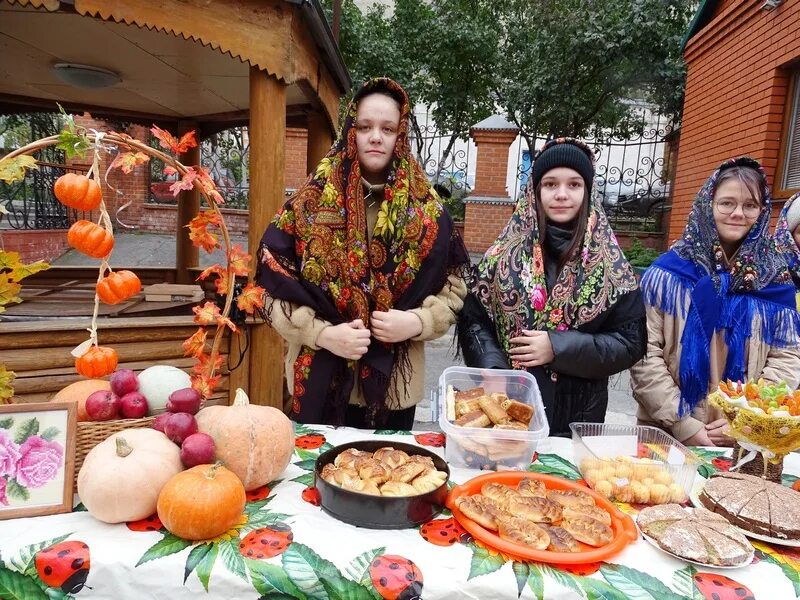 Покровская ярмарка фото На приходе Никольского храма г. Липецка прошла традиционная Покровская ярмарка -