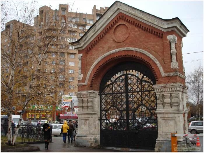 Покровские ворота где находятся в москве фото Ворота Покровского монастыря - Москва