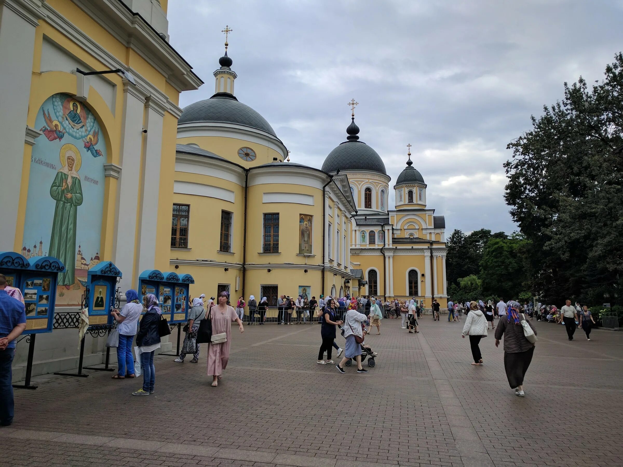 Покровский монастырь москва фото Храм матронушки в москве фото YugNash.ru