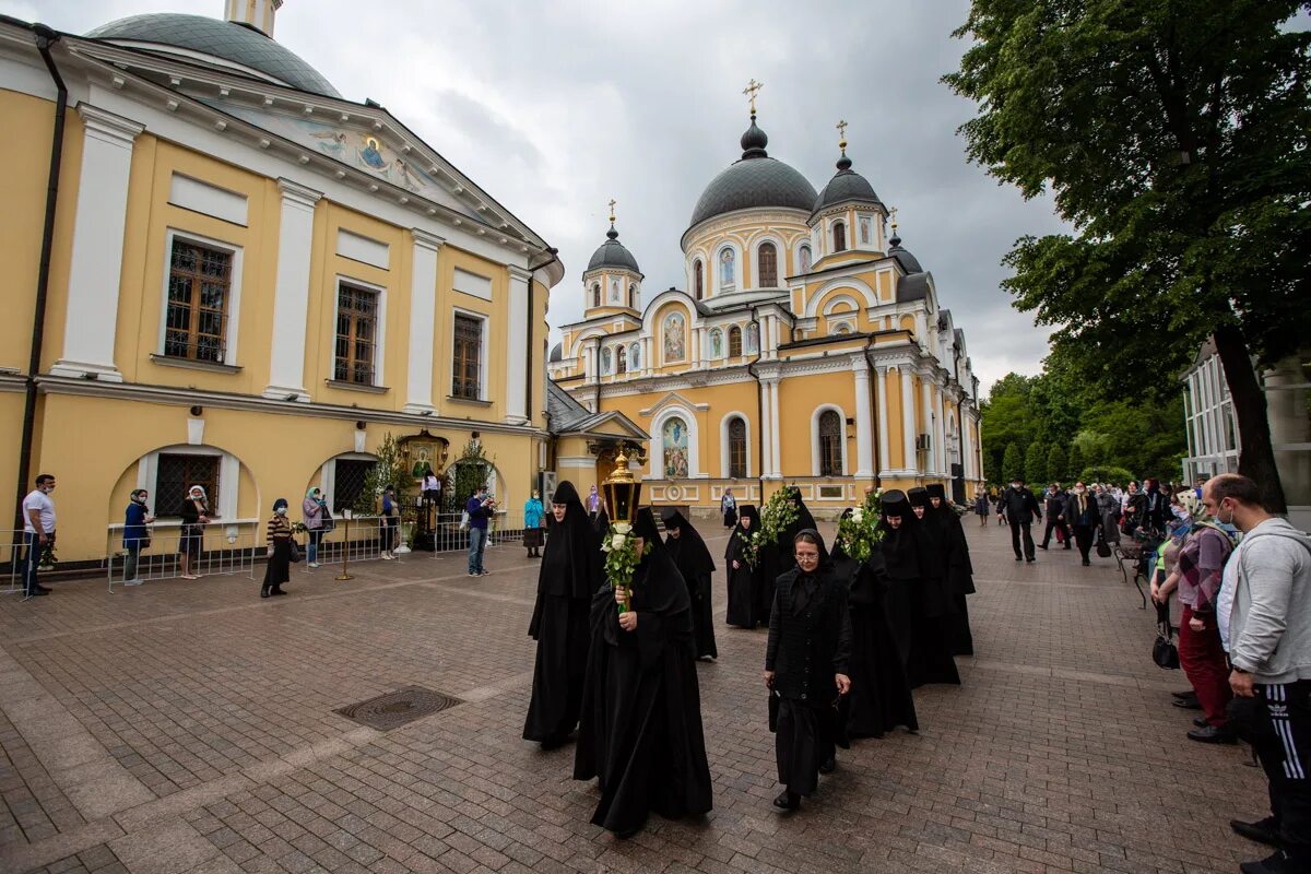 Покровский монастырь москва фото Праздник Святой Троицы - Пятидесятница в Покровском монастыре - Покровский ставр