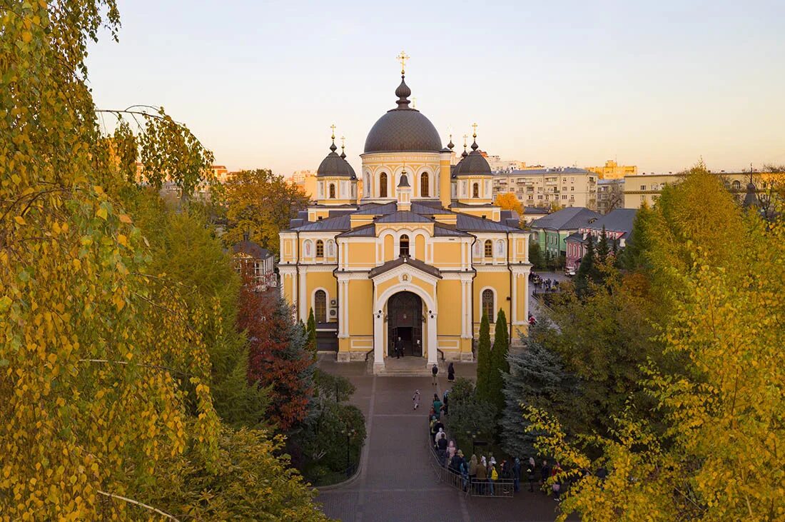 Покровский монастырь в москве матрона фото Осень в Покровском женском монастыре - Покровский ставропигиальный женский монас