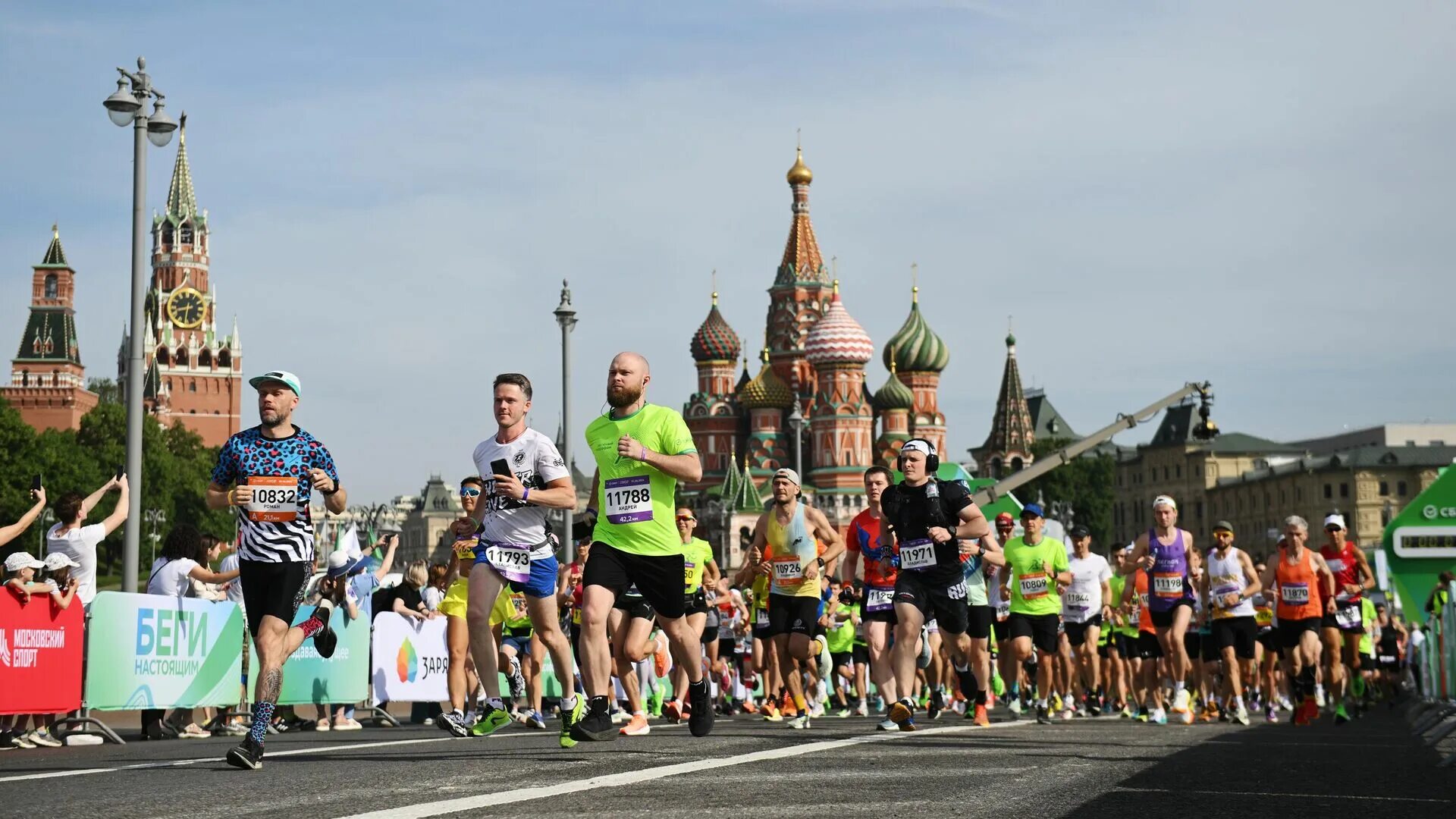 Покровский полумарафон 2024 фото В Москве сняли основные ограничения движения из-за "Зеленого марафона" - РИА Нов