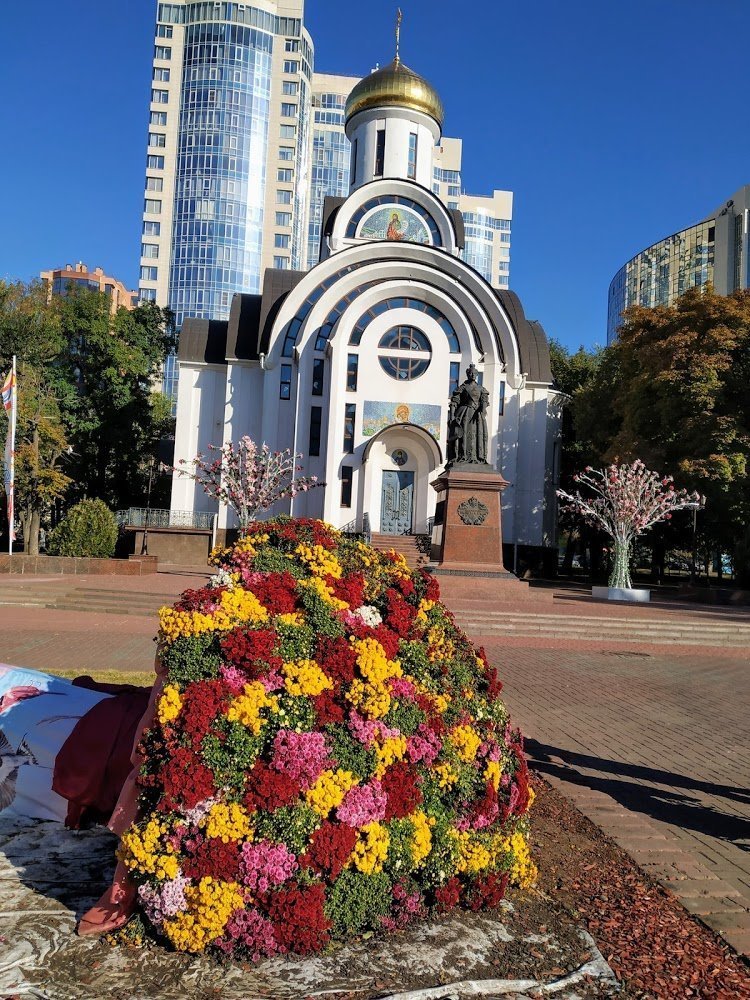 Праздничный концерт в Покровском сквере