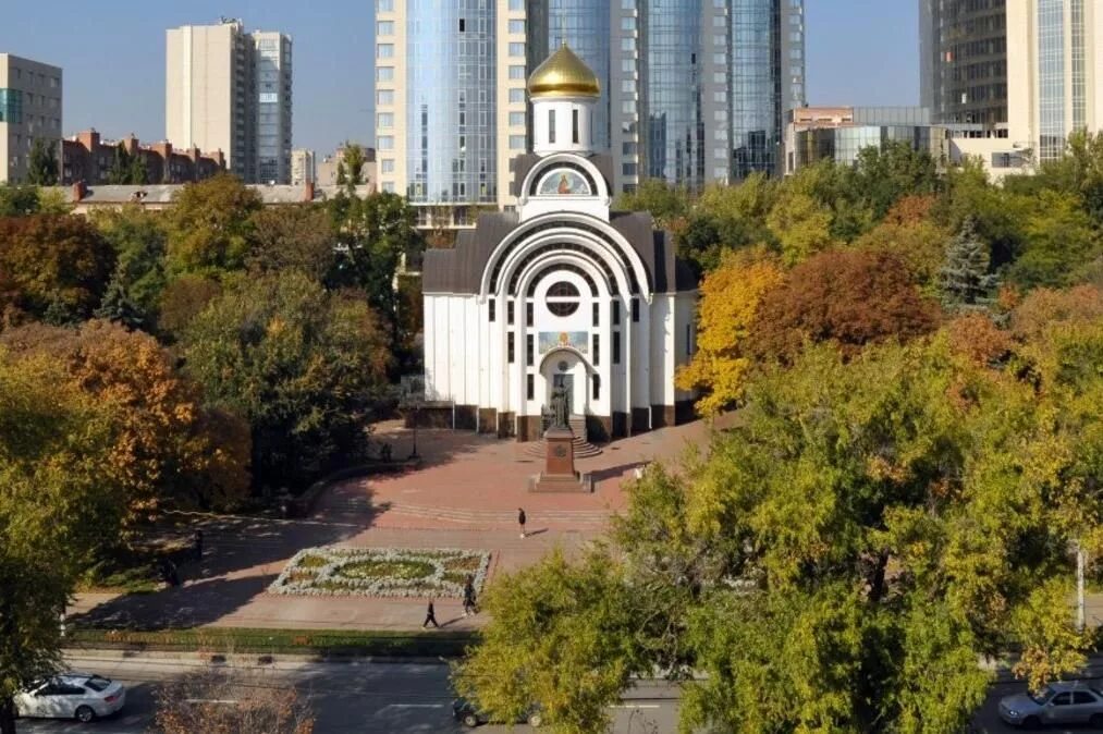 Покровский сквер киров покровский сквер фото Праздничный концерт в Покровском сквере