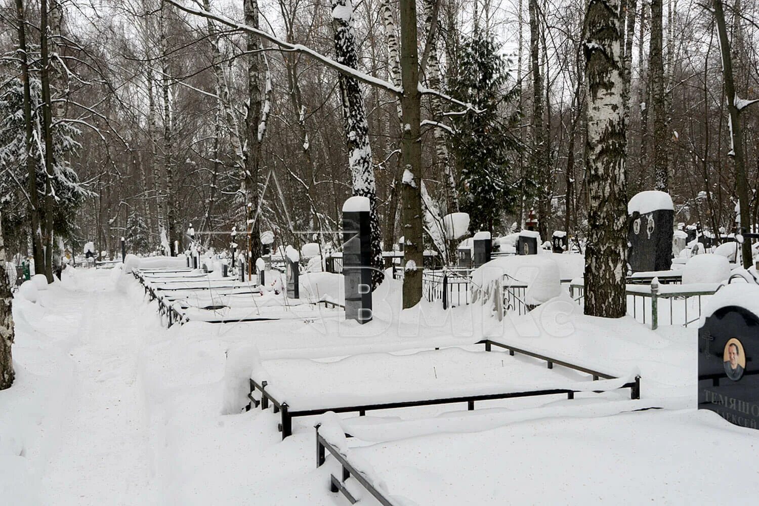 Заказать памятники (надробия) на Покровском кладбище в Москве по отличной цене Е