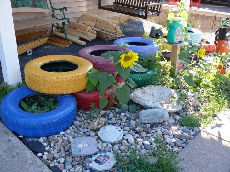 Покрышки на даче фото Upcycled Crib and Finally Finished Painted Tires! Reuse old tires, Old tires, Ty