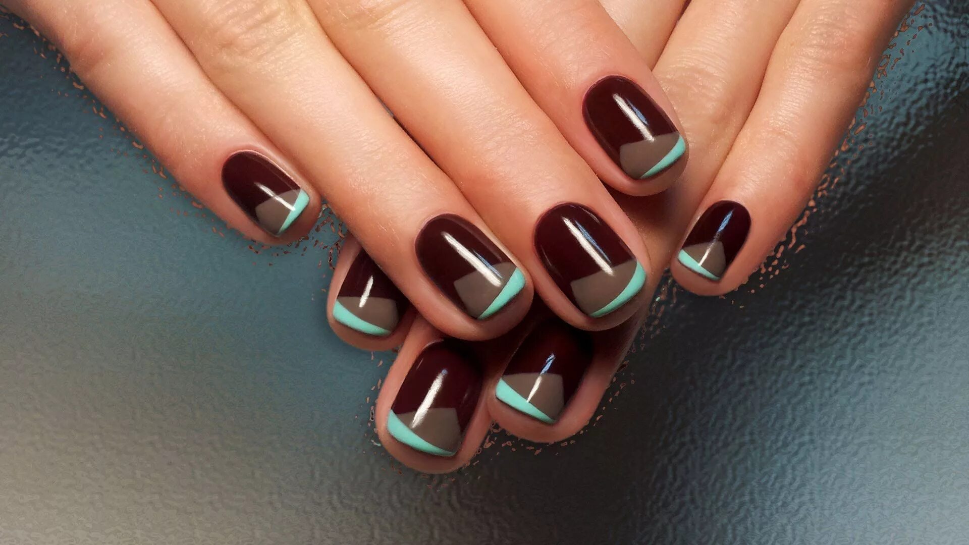 Покрытие гель лаком дизайн новинки Brown and Teal Manicure Ideas