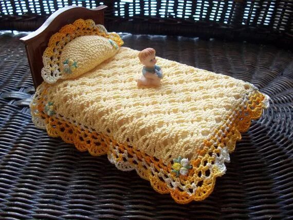 Покрывала для кукол вязание крючком со схемами This item is unavailable Etsy Crochet doll clothes, Crochet furniture, Crochet b