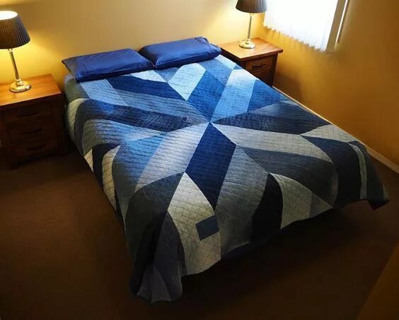 Покрывало из джинс своими руками фото Переделка джинсов своими руками Denim quilt, Denim quilt patterns, Quilts