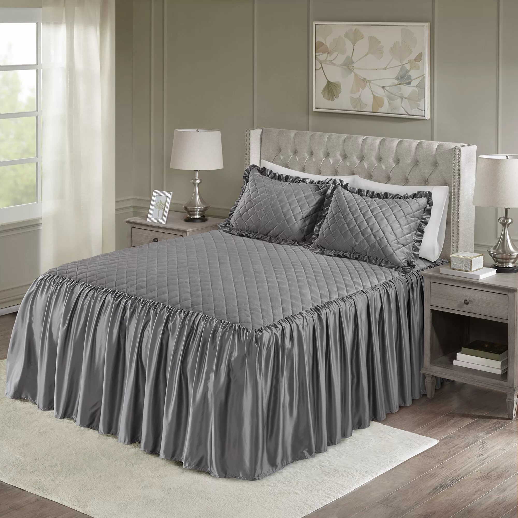 Покрывало на кровать фото серый Madison Park Cosette Grey Velvet Diamond Quilted Bedspread Set (Queen - Grey) Di