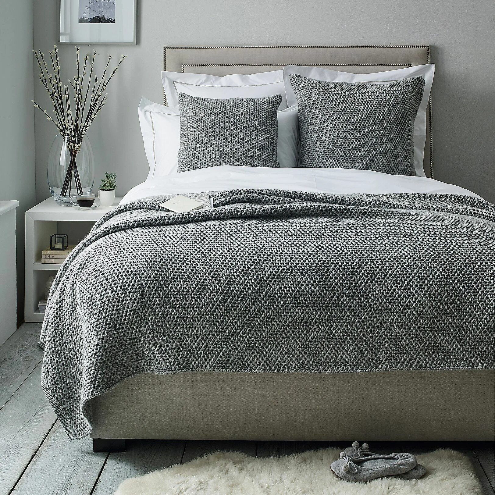 Покрывало на серую кровать интерьер Holkham Throw & Cushion Covers Bedroom Sale The White Company Bedroom sale, Bedr