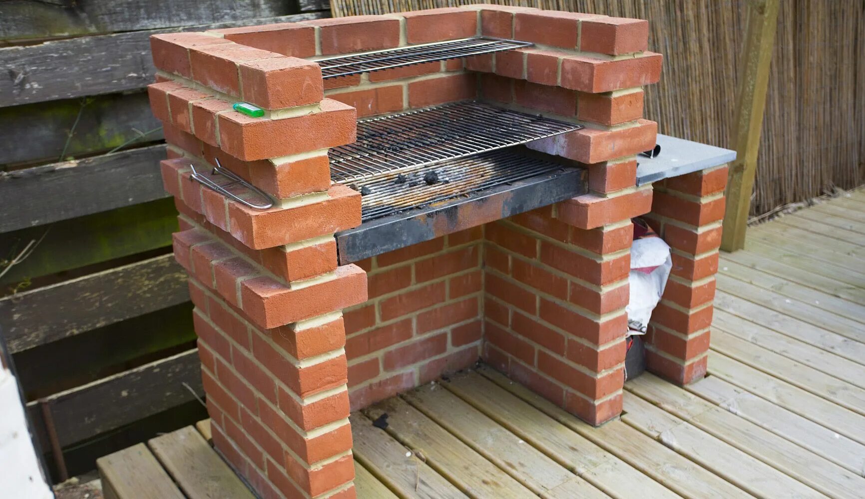 Пол из кирпича в беседке своими руками уличная печь своими руками - Google Search Brick bbq, Brick built bbq, Diy bbq