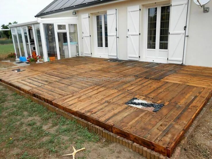 Пол на даче своими руками Resultado de imagem para deck jardim paletes Pallets garden, Pallet patio, Backy