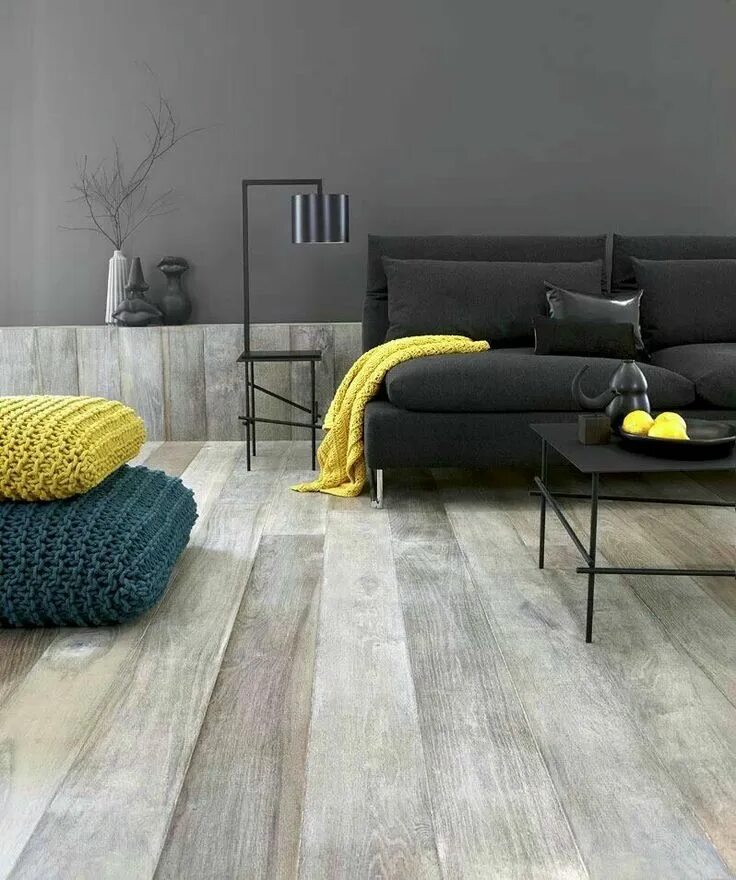 Пол серого цвета в интерьере Yellow meets black Minimalism interior, Minimal interior design, House interior