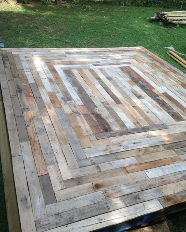 Пол в беседке из доски своими руками Instagram Diy backyard, Pallet patio decks, Pallet patio