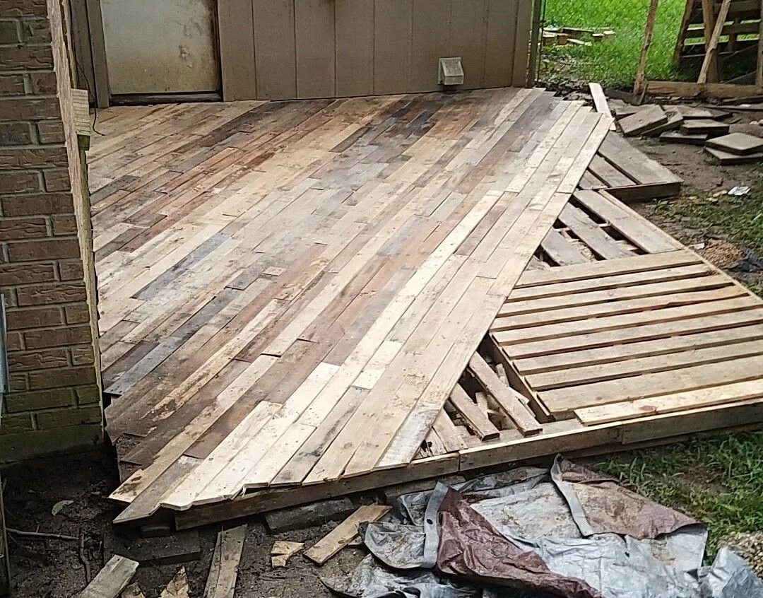 Пол в беседке из доски своими руками Pallet Deck Ideas for Your Outdoor Space