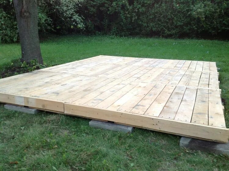 Пол в беседке из доски своими руками Pallet decking, Diy deck, Building a floating deck