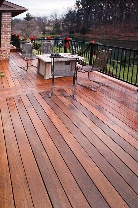 Пол в беседке варианты покрытия Wood Deck & Black Metal Rails Patio deck designs, Deck designs backyard, Wood de