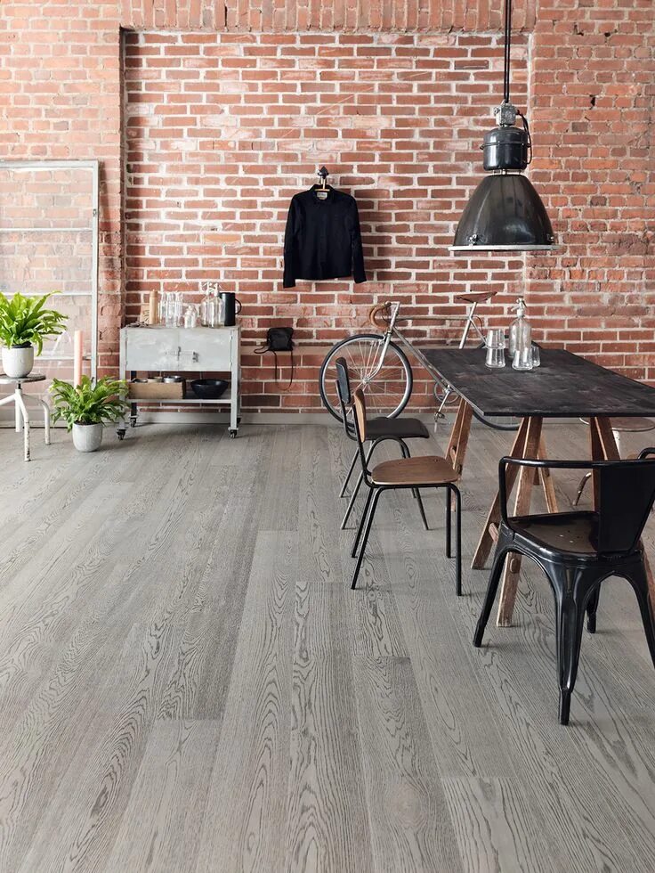 Пол в квартире в стиле лофт Oak Industrial FERRO, brushed matt lacquered is rough, edgy and masculine, perfe