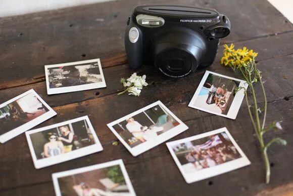 Полароид иркутск фото Capture Memories Instantly with a Digital Polaroid Camera