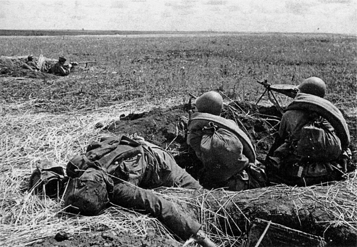 Поле война фото Лев Лопуховский - биография, книги, отзывы, цитаты